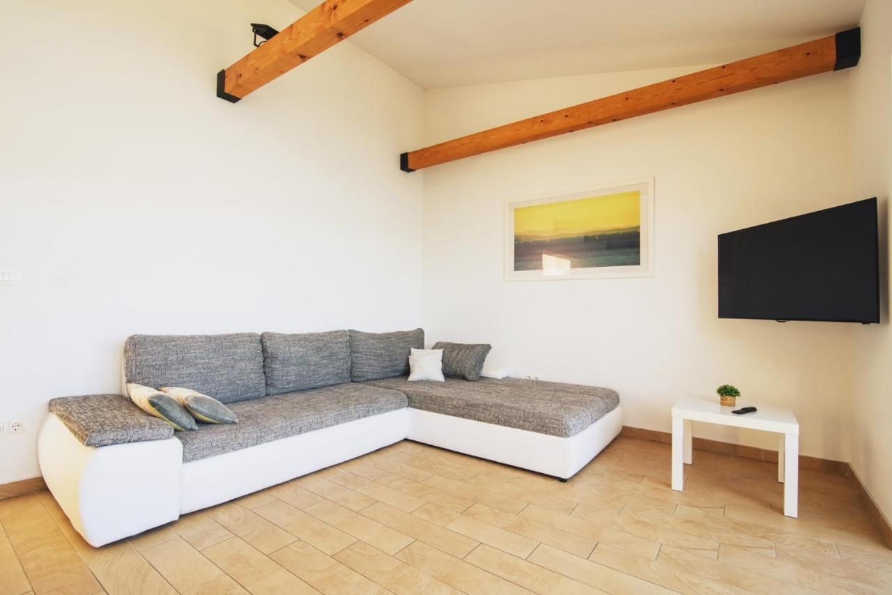 Villa Bua - Beautiful Seafront Apartments Trogir Luaran gambar