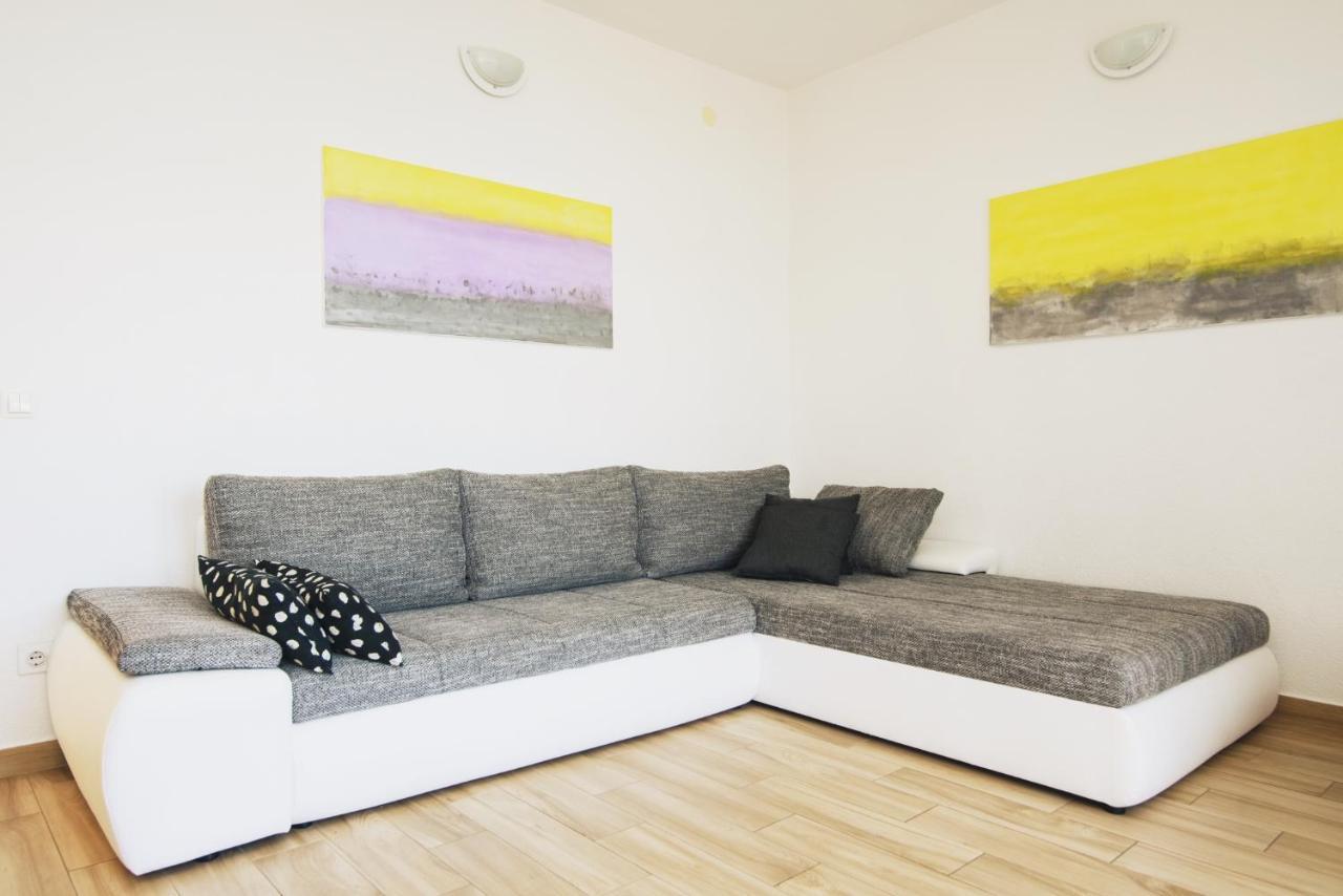 Villa Bua - Beautiful Seafront Apartments Trogir Luaran gambar