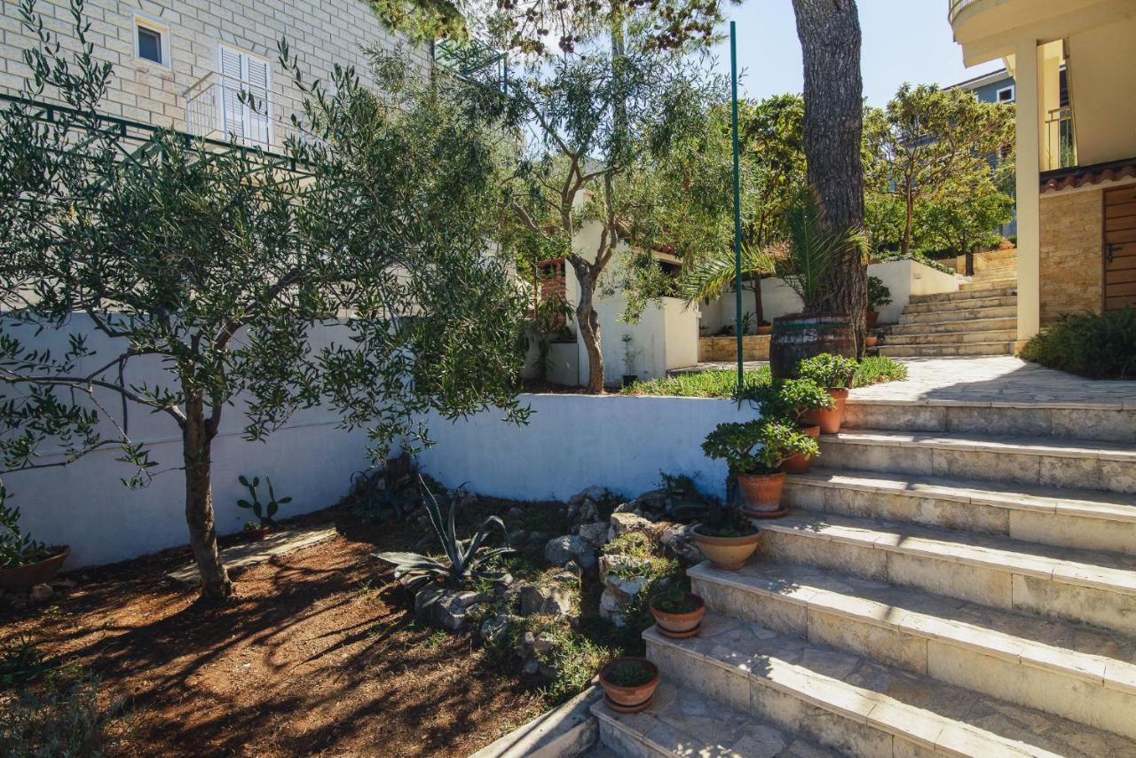 Villa Bua - Beautiful Seafront Apartments Trogir Luaran gambar