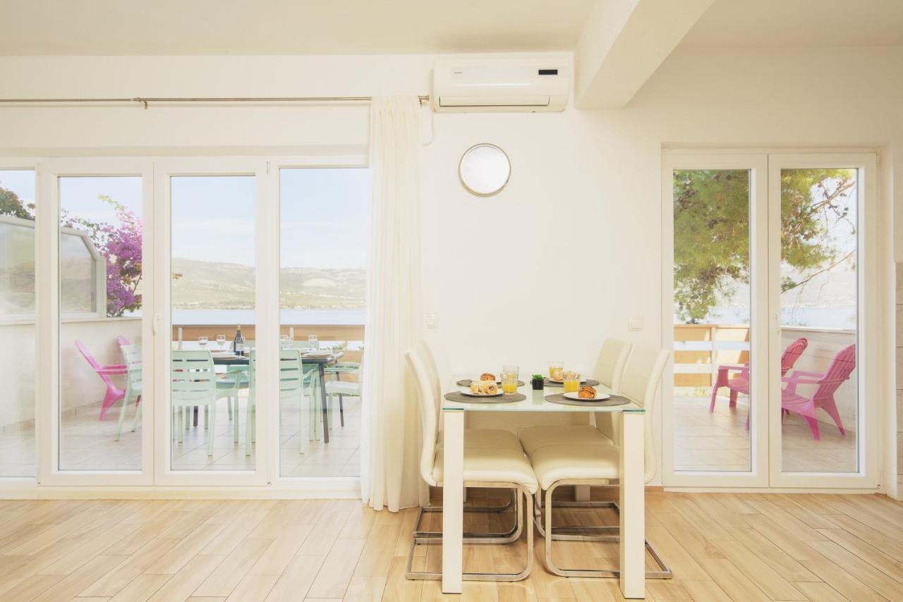 Villa Bua - Beautiful Seafront Apartments Trogir Luaran gambar