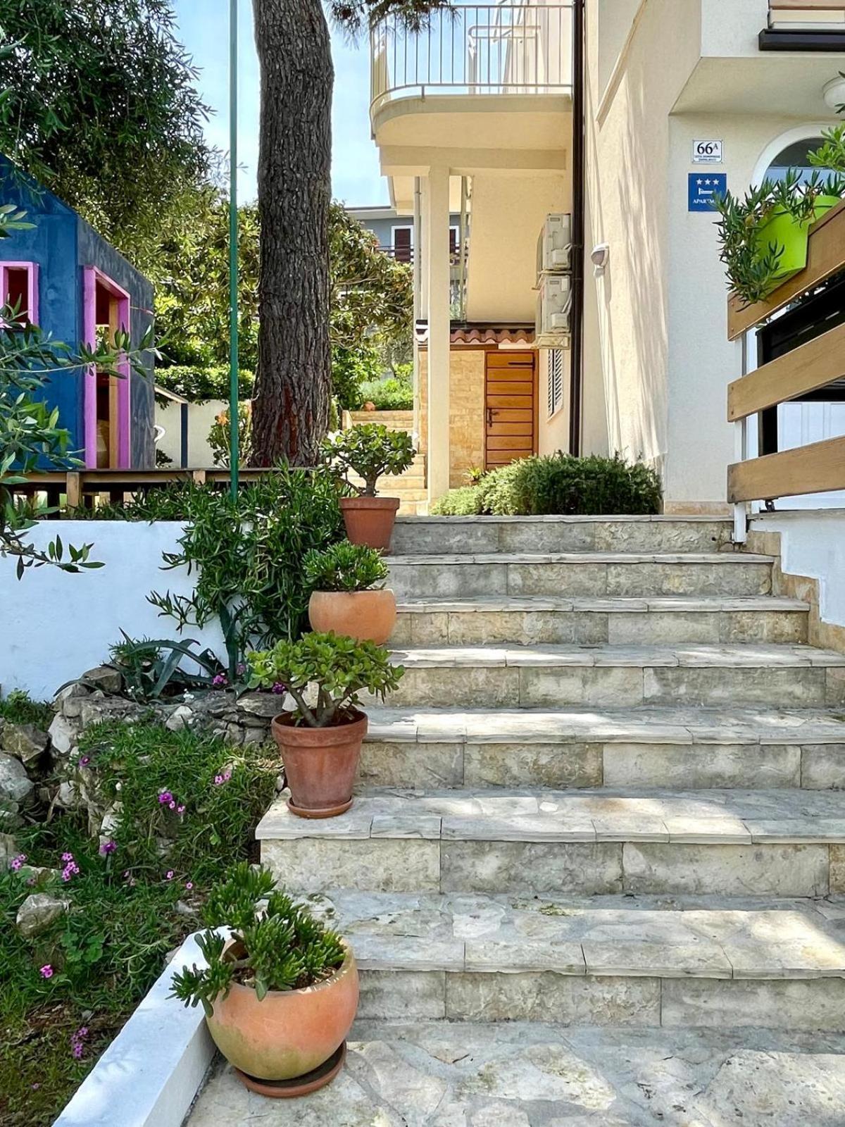 Villa Bua - Beautiful Seafront Apartments Trogir Luaran gambar